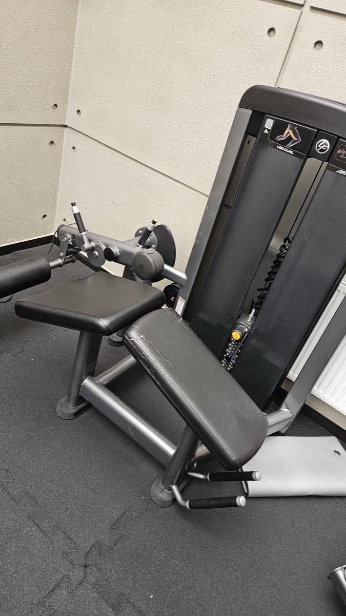 Life Fitness Leg Curl – przed wymianą