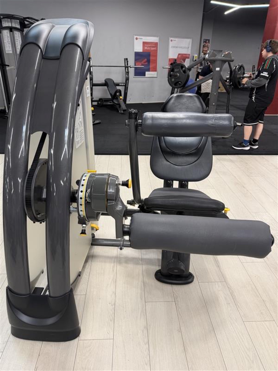 SportsArt Leg Curl – przed wymianą
