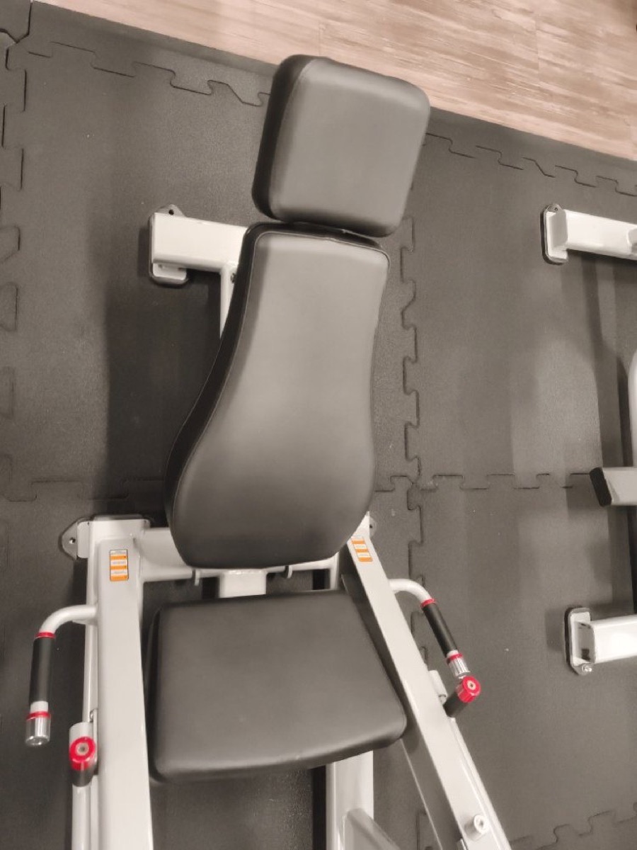 Star Trac Leg Press – po wymianie tapicerki