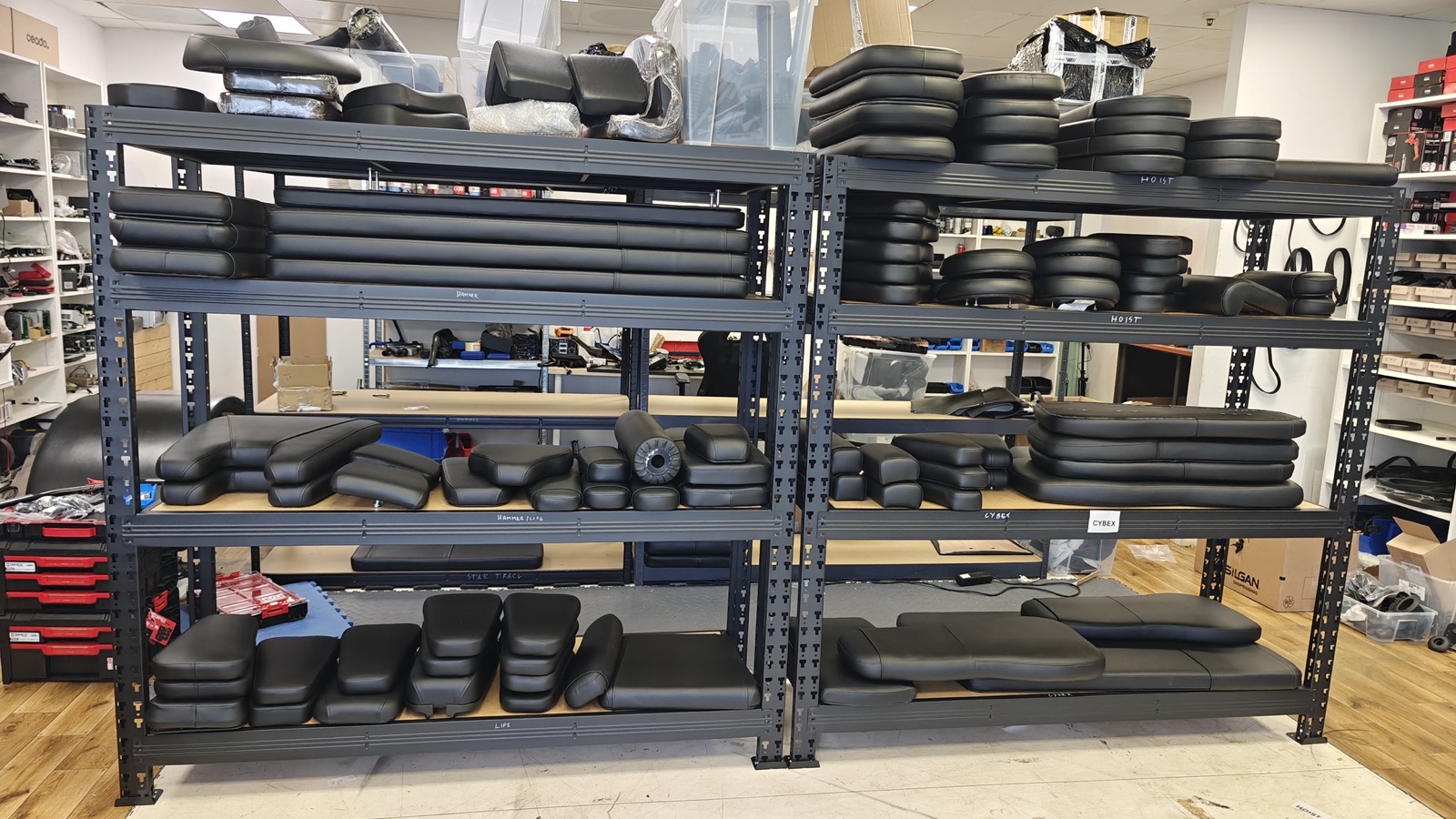 Magazyn gotowych elementów tapicerki – ENC Sport
